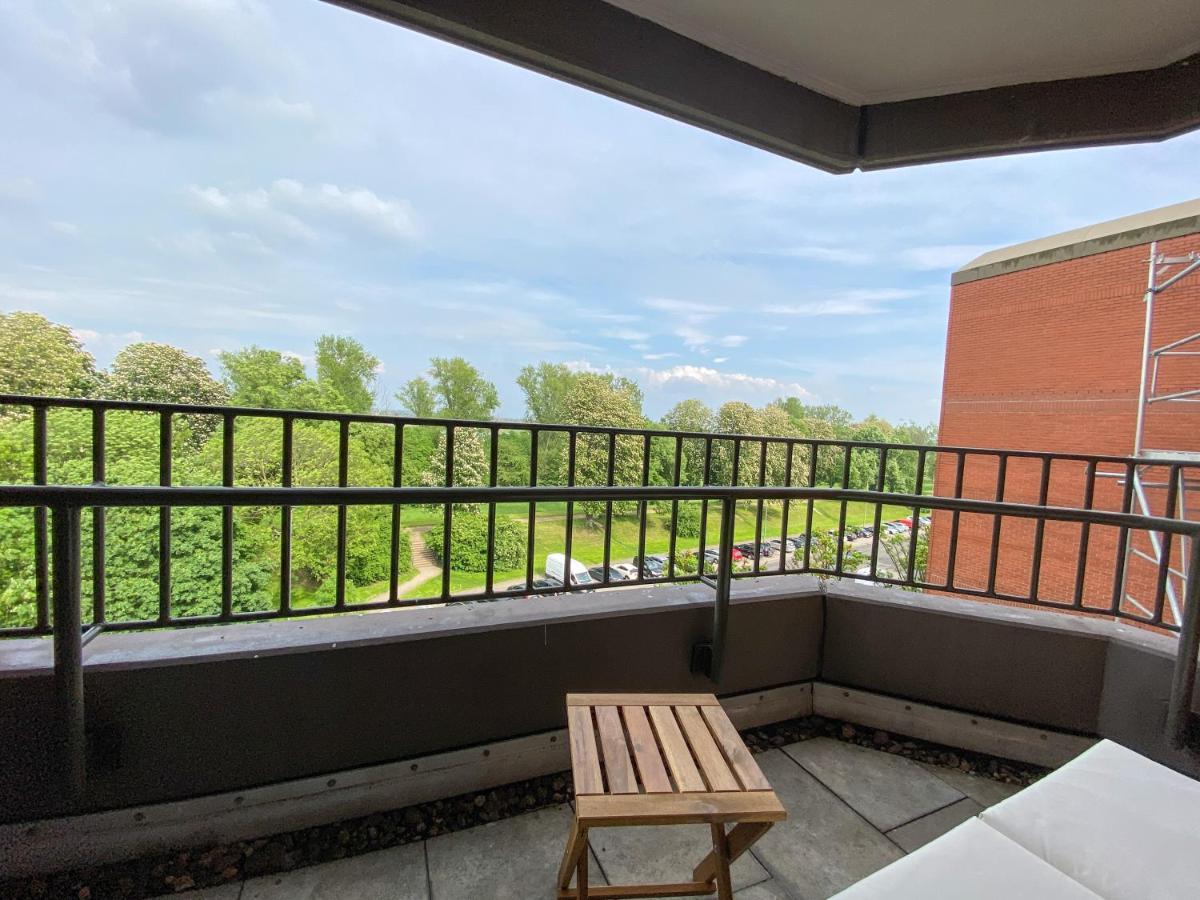 Schoene Wohnung Mit Rheinblick/Duesseldorf/Neuss/Messe Exterior foto